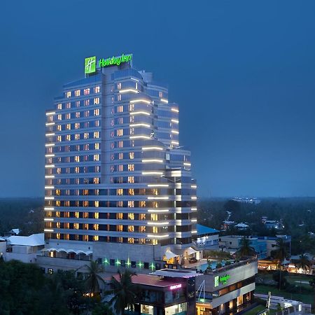 Holiday Inn Cochin, An Ihg Hotel Kochi Exterior photo
